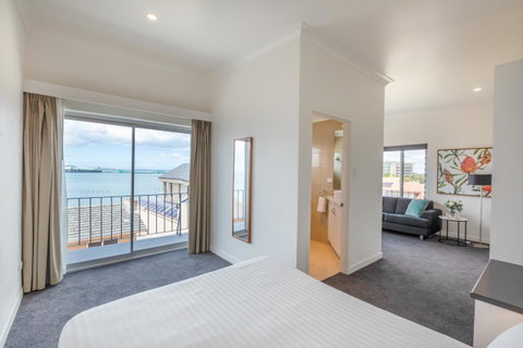 Bay 10 - Suites And Apartments - Accommodation Newcastle 11
