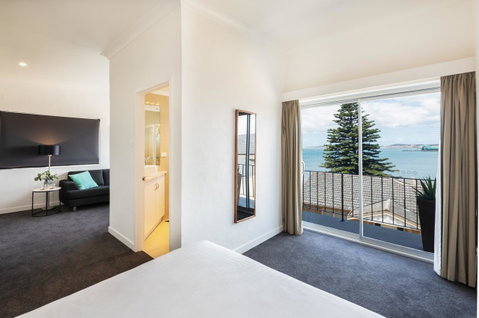 Bay 10 - Suites And Apartments - Accommodation Newcastle 7