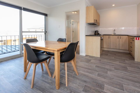 Bay 10 - Suites And Apartments - Accommodation Newcastle 10