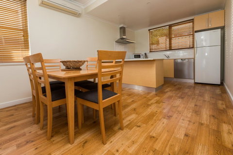 Bay 10 - Suites And Apartments - Accommodation Newcastle 32