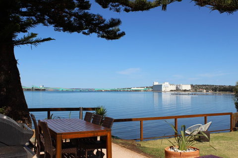 Bay 10 - Suites And Apartments - Accommodation Newcastle 29