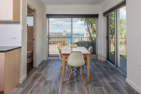 Bay 10 - Suites And Apartments - Accommodation Newcastle 12