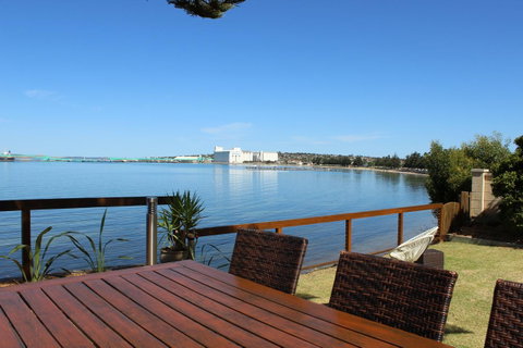 Bay 10 - Suites And Apartments - Accommodation Newcastle 30