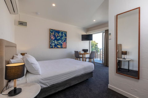 Bay 10 - Suites And Apartments - Accommodation Newcastle 13