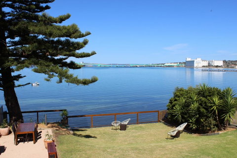 Bay 10 - Suites And Apartments - Accommodation Newcastle 0