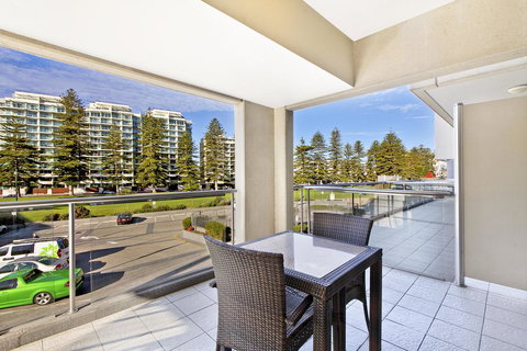 Glenelg Beach Studio - Accommodation Newcastle 5
