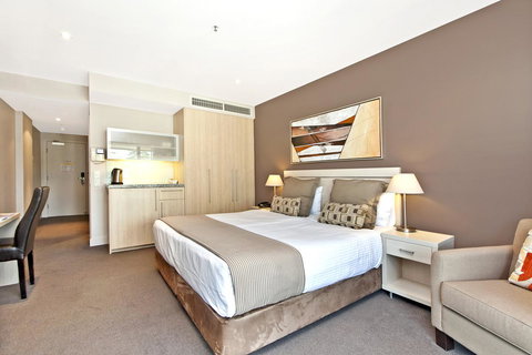 Glenelg Beach Studio - Accommodation Newcastle 10