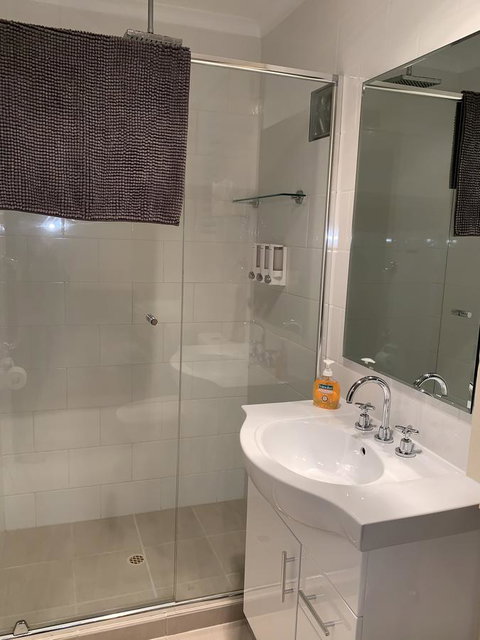 Inna Nutshell - Accommodation Newcastle 4