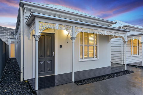 Aloha Central Luxury Apartments - Accommodation Newcastle 2