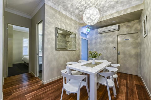 Aloha Central Luxury Apartments - Accommodation Newcastle 17