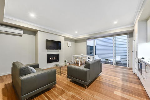 Aloha Central Luxury Apartments - Accommodation Newcastle 6