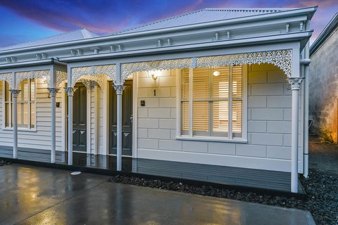 Aloha Central Luxury Apartments - Accommodation Newcastle 1