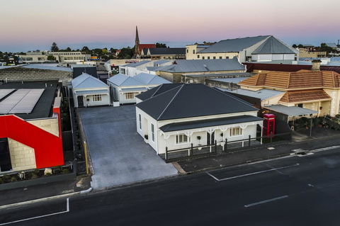 Aloha Central Luxury Apartments - Accommodation Newcastle 7