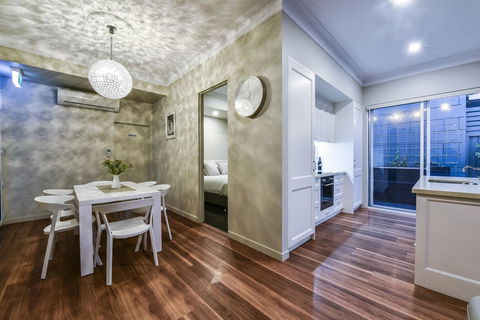 Aloha Central Luxury Apartments - Accommodation Newcastle 15