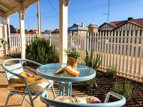 Inglenook Cottage - Accommodation Newcastle 1