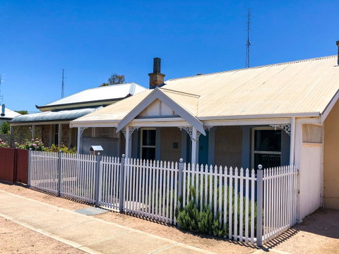 Inglenook Cottage - Accommodation Newcastle 35