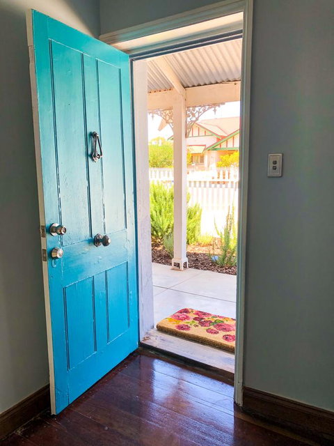 Inglenook Cottage - Accommodation Newcastle 7