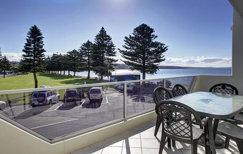 Tasman Beachside Apartment - Accommodation Newcastle 0