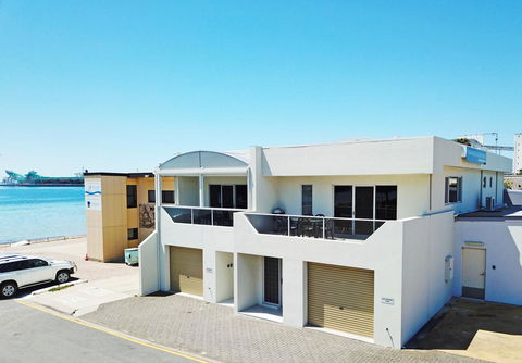 Tasman Beachside Apartment - Accommodation Newcastle 2