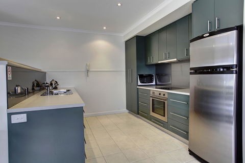 Tasman Beachside Apartment - Accommodation Newcastle 3