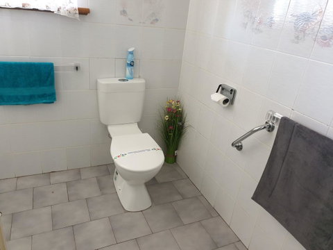 Wallaroo Sunset Home - Accommodation Newcastle 2