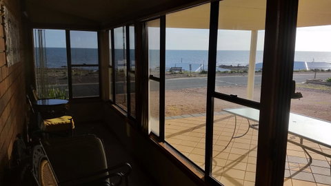 Wallaroo Sunset Home - Accommodation Newcastle 29