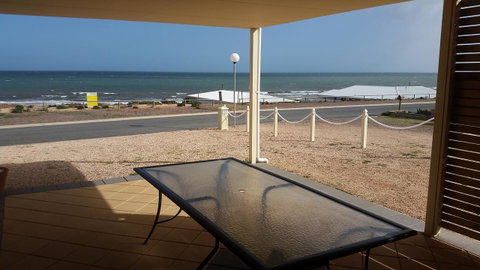 Wallaroo Sunset Home - Accommodation Newcastle 18