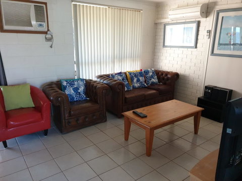 Wallaroo Sunset Home - Accommodation Newcastle 4