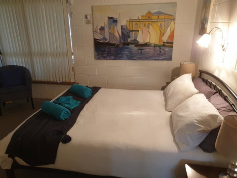 Wallaroo Sunset Home - Accommodation Newcastle 9