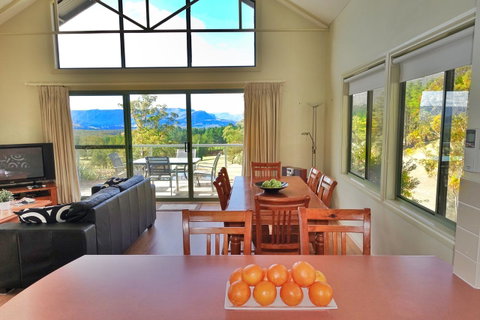 SkyView Villa - Accommodation Newcastle 15
