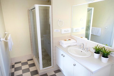 SkyView Villa - Accommodation Newcastle 18