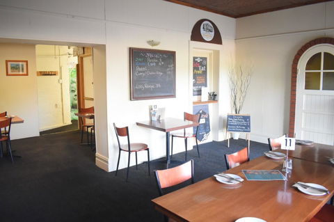 Commercial Hotel Morgan - Accommodation Newcastle 5