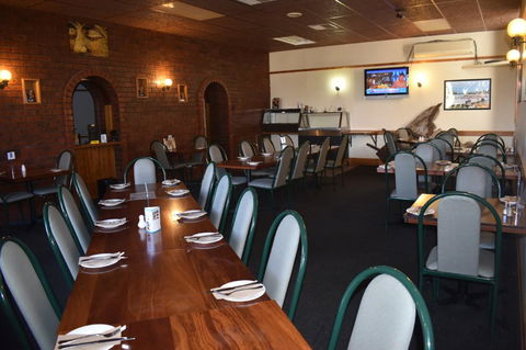 Commercial Hotel Morgan - Accommodation Newcastle 6