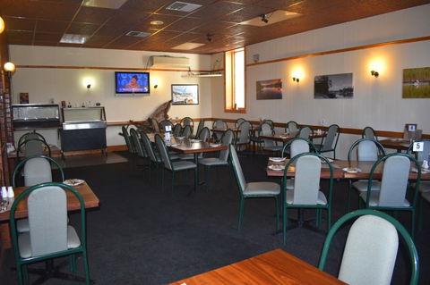 Commercial Hotel Morgan - Accommodation Newcastle 7
