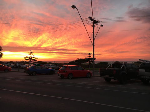 Adelaide - Semaphore Beach Front - Accommodation Newcastle 5