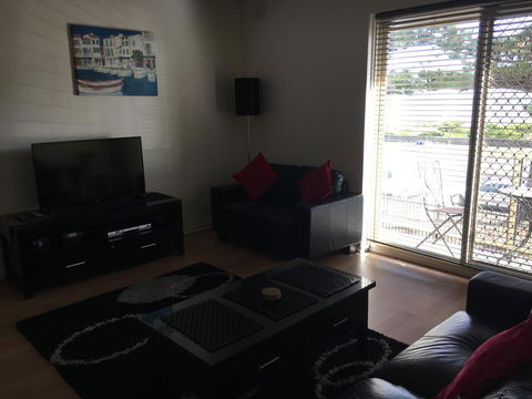 Adelaide - Semaphore Beach Front - Accommodation Newcastle 2