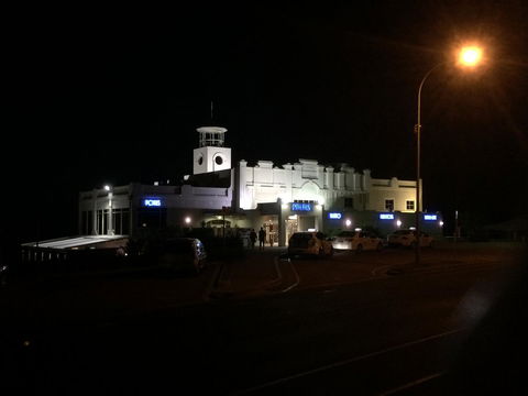 Adelaide - Semaphore Beach Front - Accommodation Newcastle 22