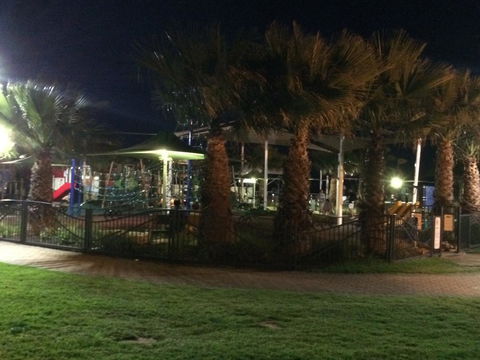 Adelaide - Semaphore Beach Front - Accommodation Newcastle 28