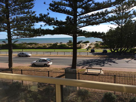 Adelaide - Semaphore Beach Front - Accommodation Newcastle 23