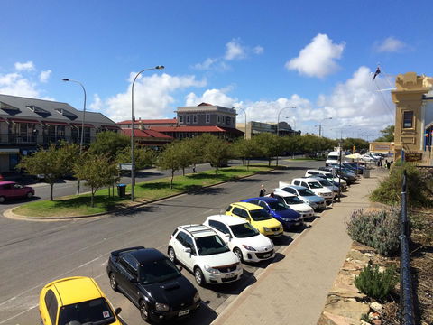 Adelaide - Semaphore Beach Front - Accommodation Newcastle 26