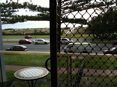 Adelaide - Semaphore Beach Front - Accommodation Newcastle 9