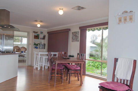 Admirals Inn - Accommodation Newcastle 7