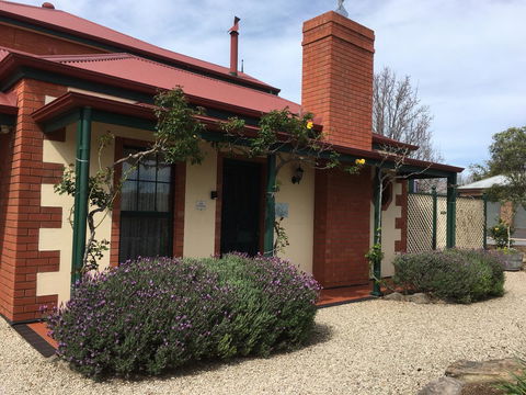 Wine And Roses Bed And Breakfast - Accommodation Newcastle 14