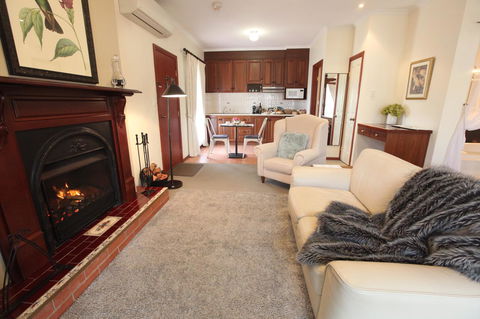 Wine And Roses Bed And Breakfast - Accommodation Newcastle 16