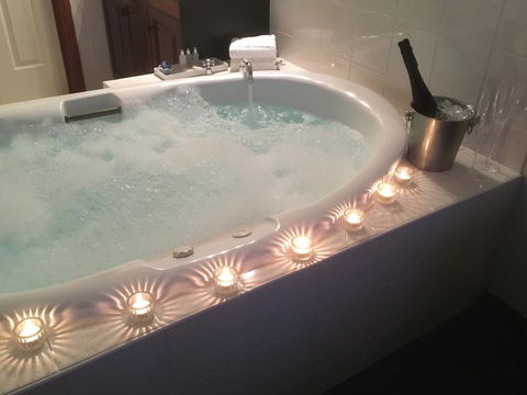 Wine And Roses Bed And Breakfast - Accommodation Newcastle 24