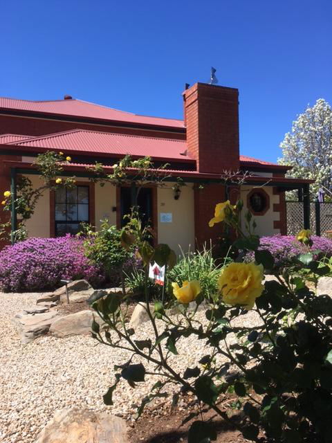 Wine And Roses Bed And Breakfast - Accommodation Newcastle 6