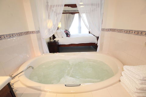 Wine And Roses Bed And Breakfast - Accommodation Newcastle 15