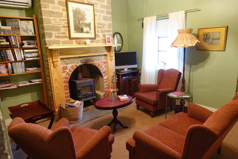 Amy\'s House Bed & Breakfast - Accommodation Newcastle 12