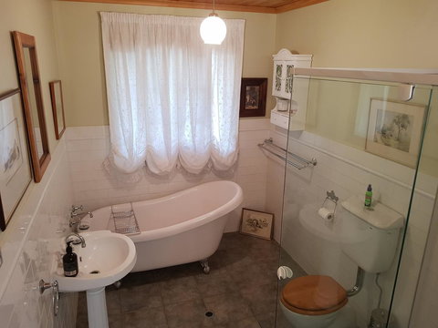 Amy\'s House Bed & Breakfast - Accommodation Newcastle 13