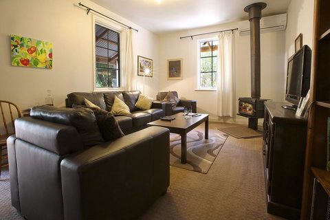 Amy\'s House Bed & Breakfast - Accommodation Newcastle 6